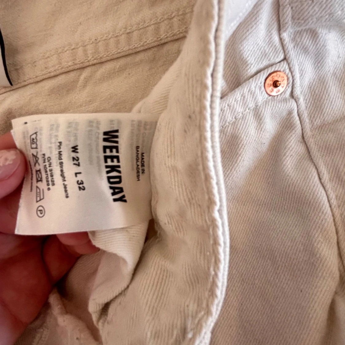 Vita raka jeans från Weekday - 2