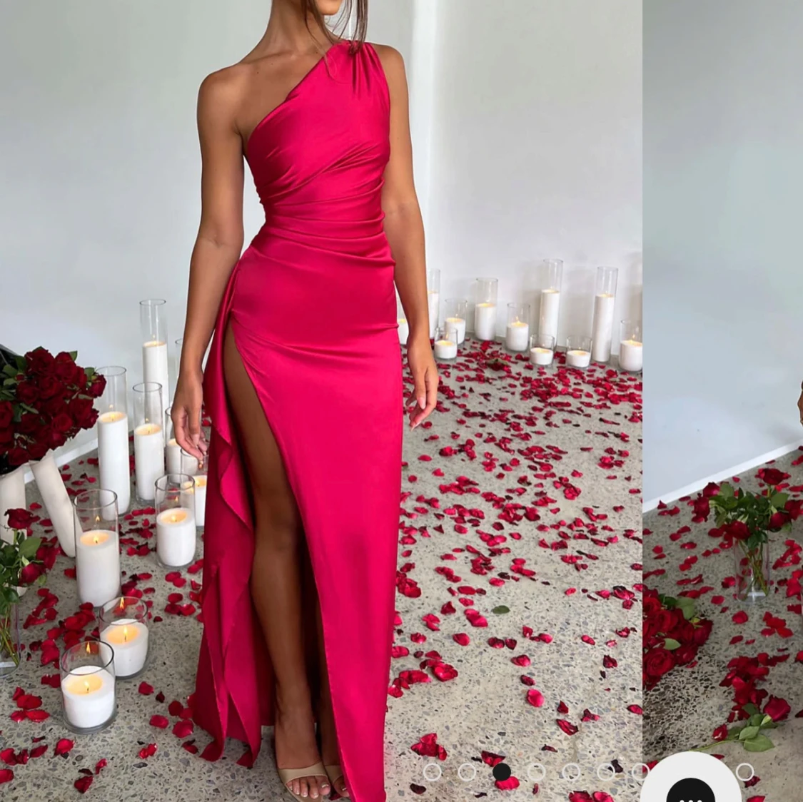 Röd långklänning med slits