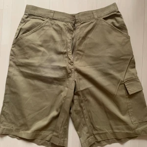  cargoshorts lindex - cargoshorts från lindex, säljer då de inte passar mig längre