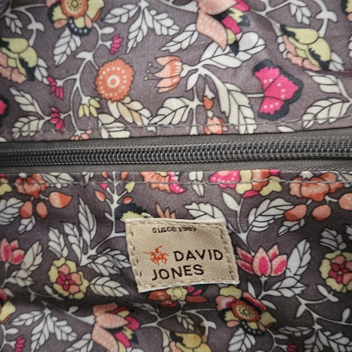 Brun axelväska från David Jones - 2