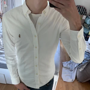 Ralph Lauren skjorta - Fräsch vit Ralph Lauren skjorta | Storlek S | Mycket bra skick✅
