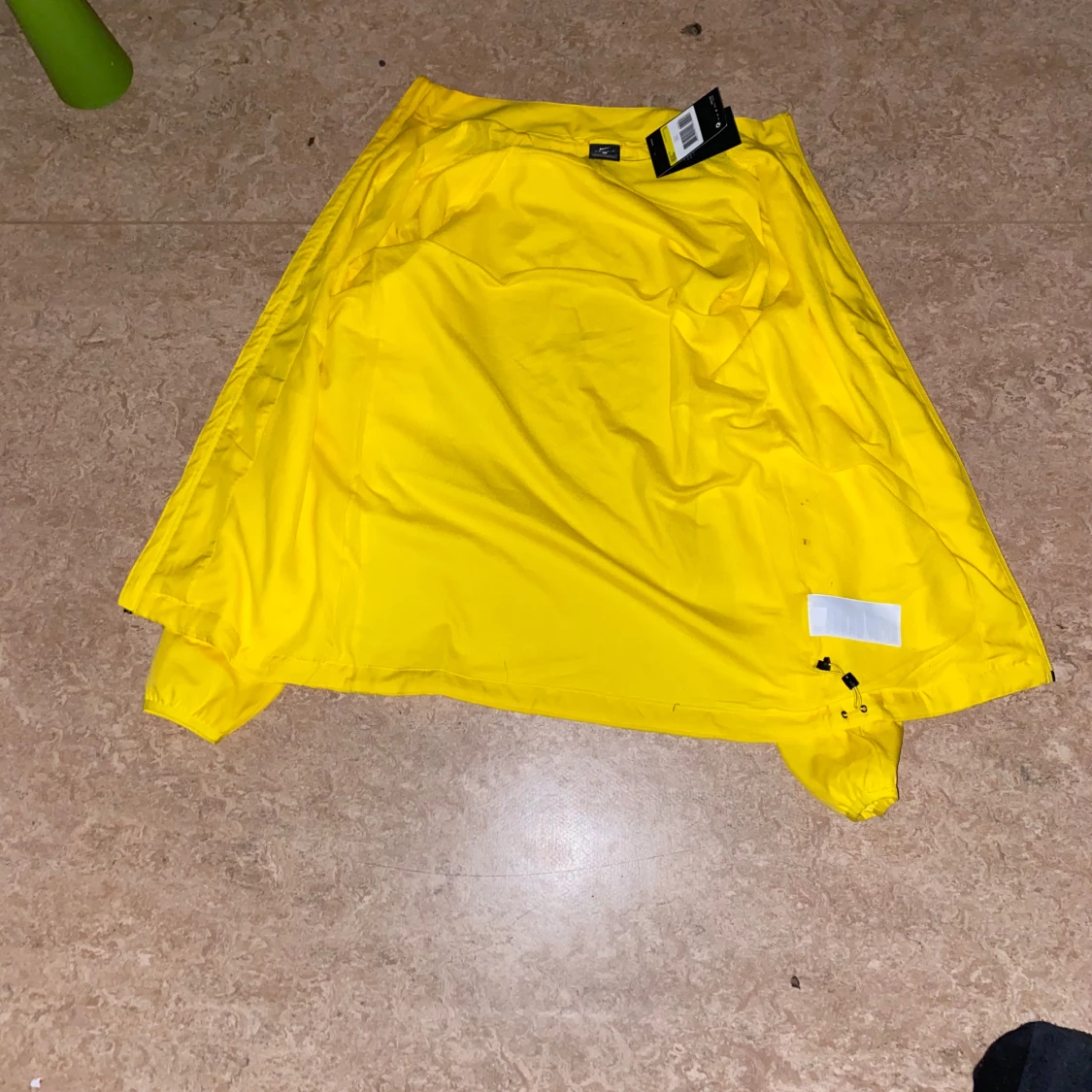 Gul träningsjacka från Nike - 1