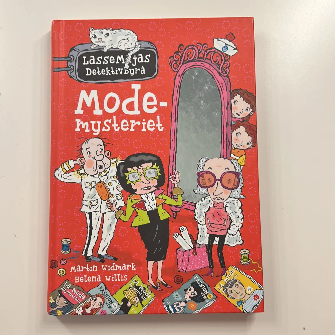 LasseMajas Detektivbyrå: Modemysteriet