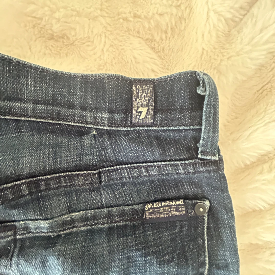 Mörkblå jeans från 7 For All Mankind - 2