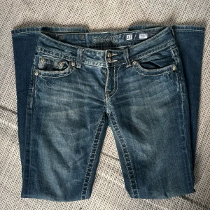 Miss me jeans  - Säljer mina miss me jeans då de inte kommer till användning, de är använda en gång. De är bootcut modellen. Storlek W27. Köpta för 2000 därför vill jag gärna få så mycket som möjligt tillbaka 