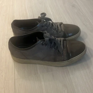 Lanvins - Sköna lanvins i storlek 41. Lite smutsiga men går enkelt att tvätta bort för o få dem se fräscha ut igen💯