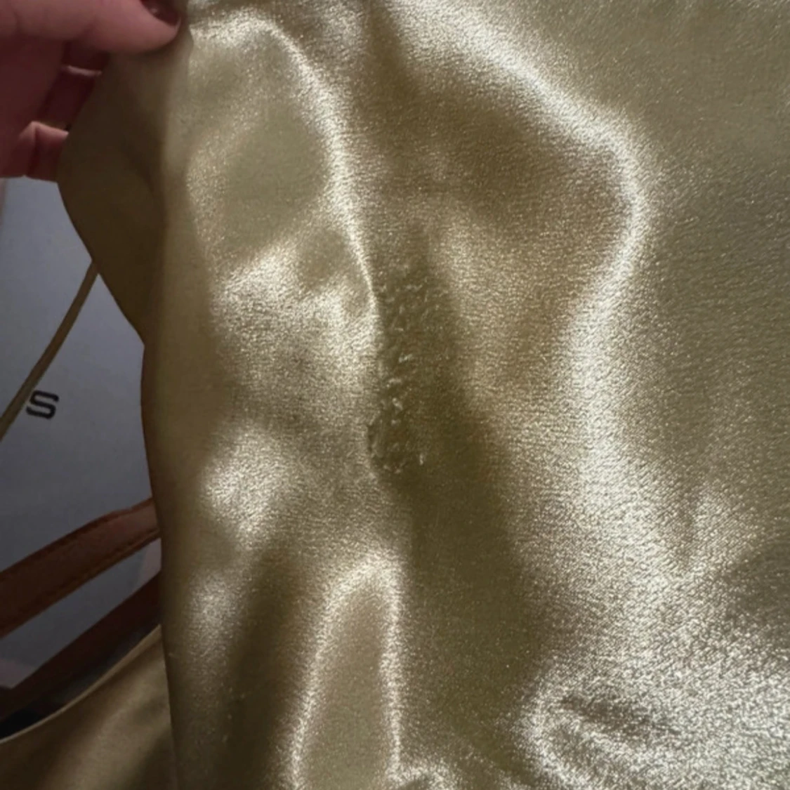 Champagnefärgad långklänning med slits - 2