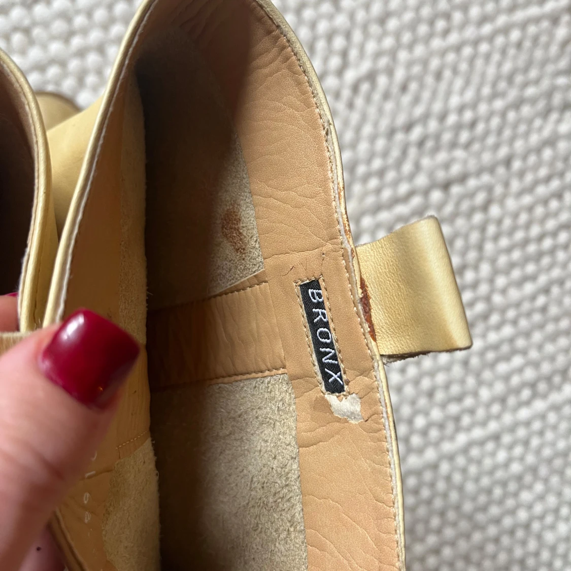 Beiga skinnstövlar med klack från Bronx - 1