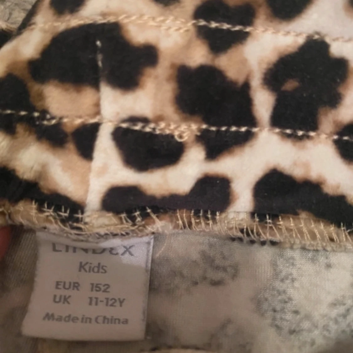 Leopardmönstrade mjukisbyxor från Lindex - 2