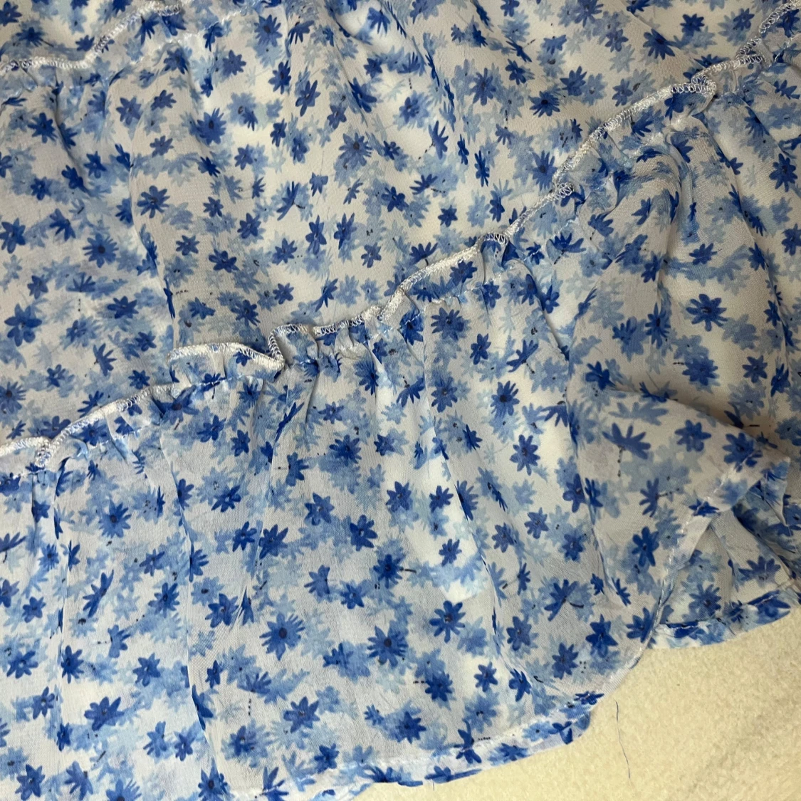 Blå vit blommig kjol🤍💙 - 1