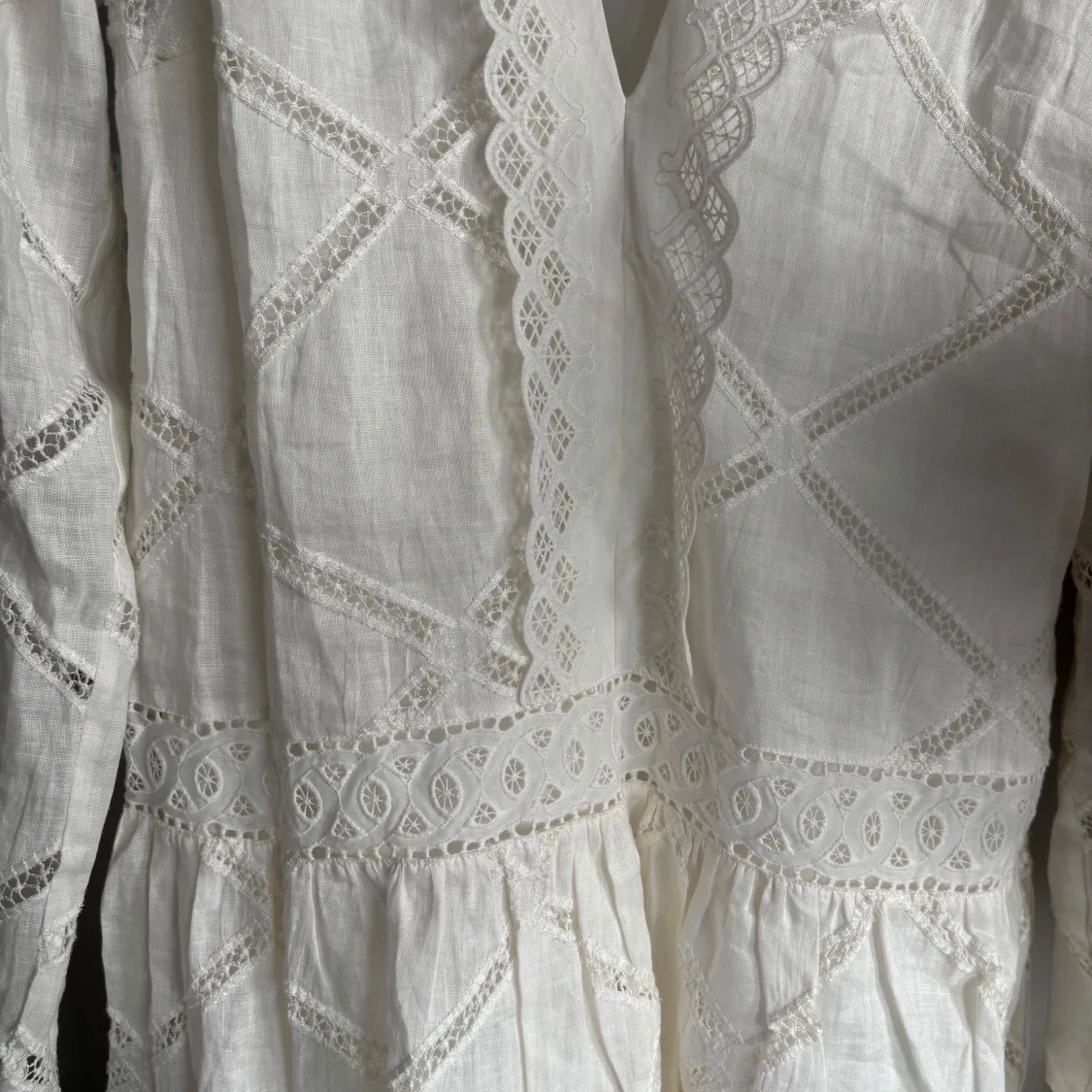 Vit spetsklänning från Stevie May - 2