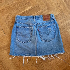 levis  jeanskjol - supersnygg levis kjol, som ny ❣️ 