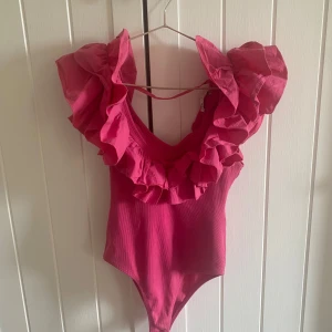 Zara volangbody - så fin body från zara💘💘💘💘