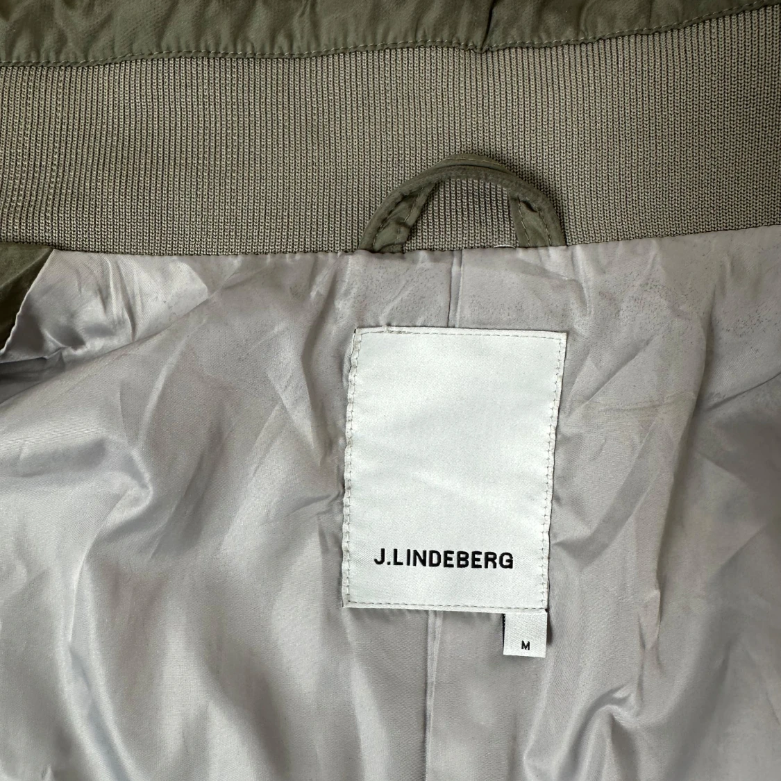 Olivgrön Foreman vindjacka från J.Lindeberg - 3