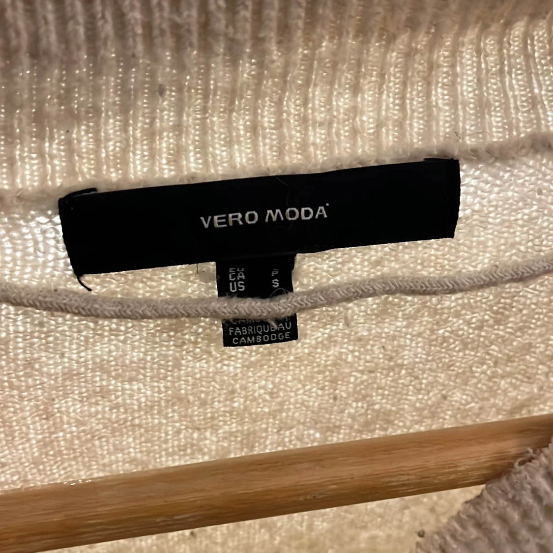 Beige stickad tröja  - 1