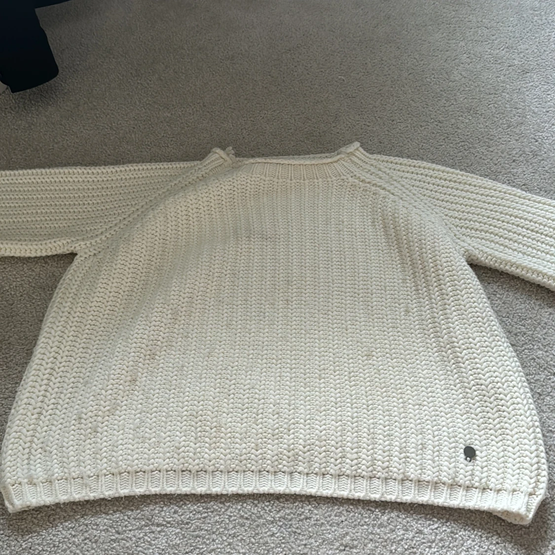 Vit stickad tröja från Ajlajk
