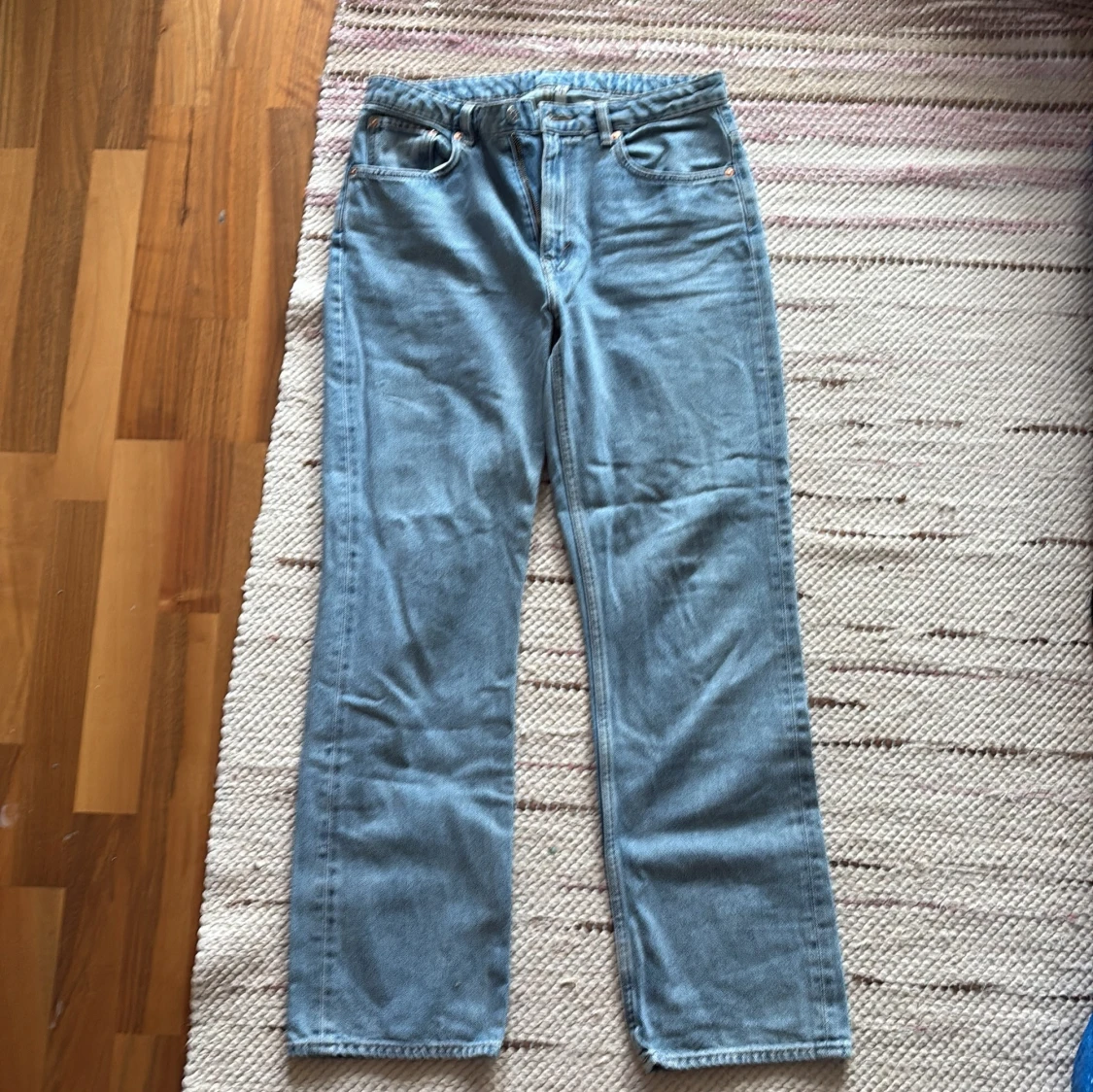 Ljusblå raka jeans, WEEKDAY VOYAGE