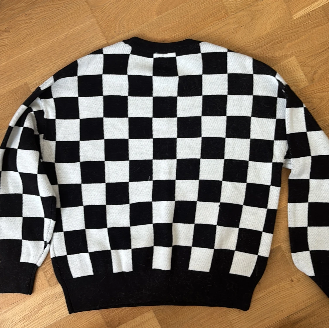 Svartvit rutig stickad tröja Lindex - 2