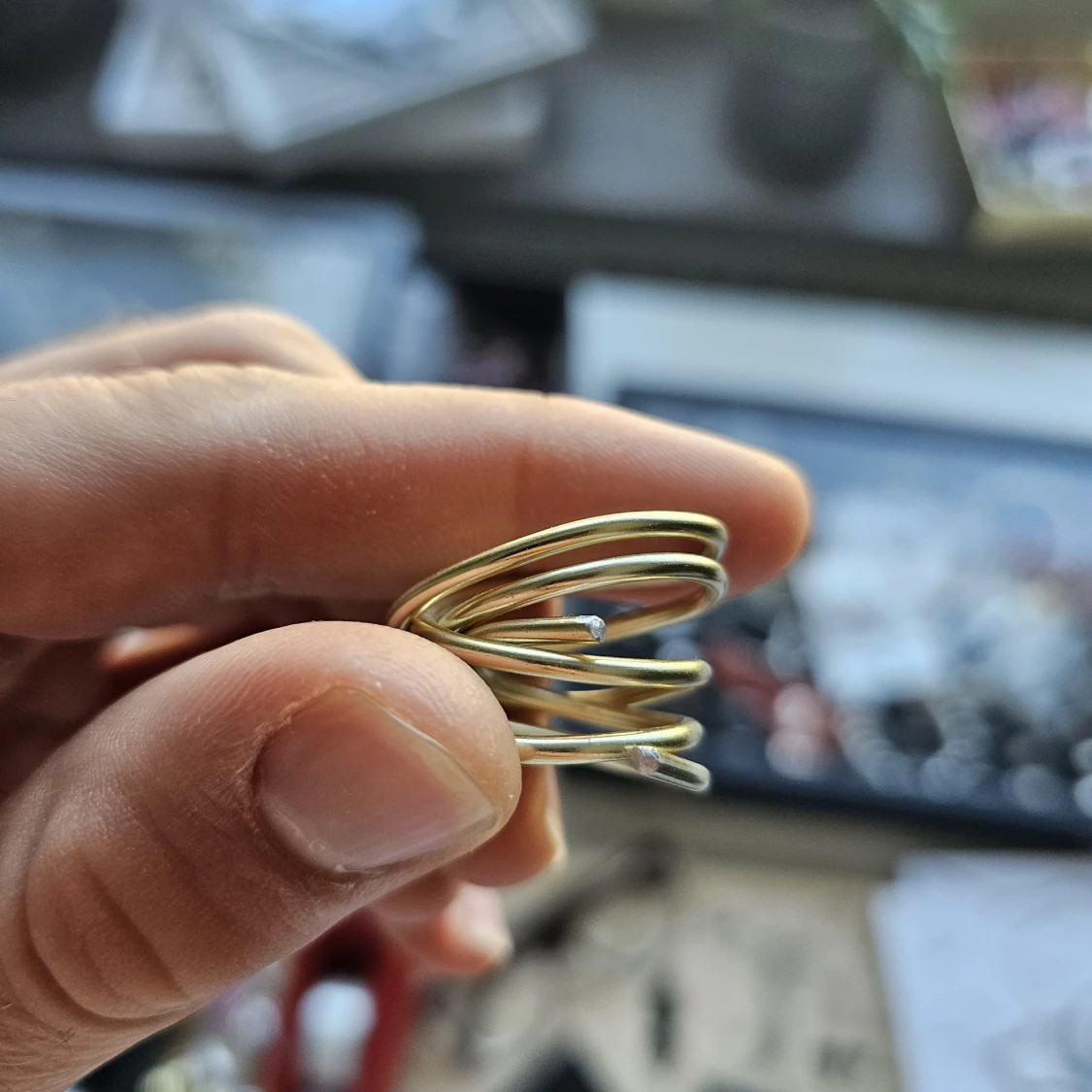 Handgjord Spiralring I Minimalistisk Still - 2