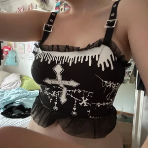 Gothic crop top  - Använt några gånger #goth #gothic #alt #alternative 