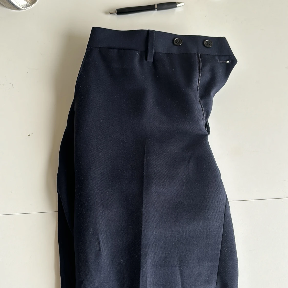 Mörkblå kostym från These Glory Days || Nypris 3000kr  - 3