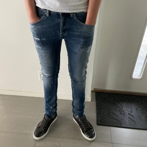 Dondup George jeans  - Säljer nu dessa dondup George jeans, skriv för fler bilder/frågor🙌🏼