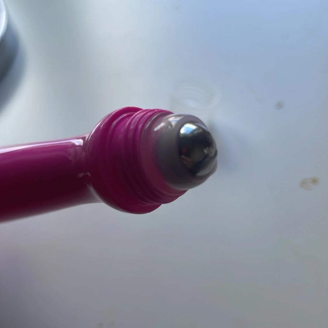 Retinol De-Puffing Eye Roll-On - 1