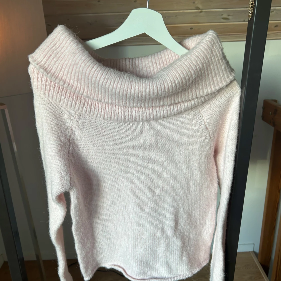 Ljusrosa stickad polotröja - 1