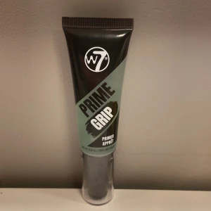 Primer  - Primer ifrån W7. Testad en gång pyttelite på handen:) Säljes pga använder inte primer 😊