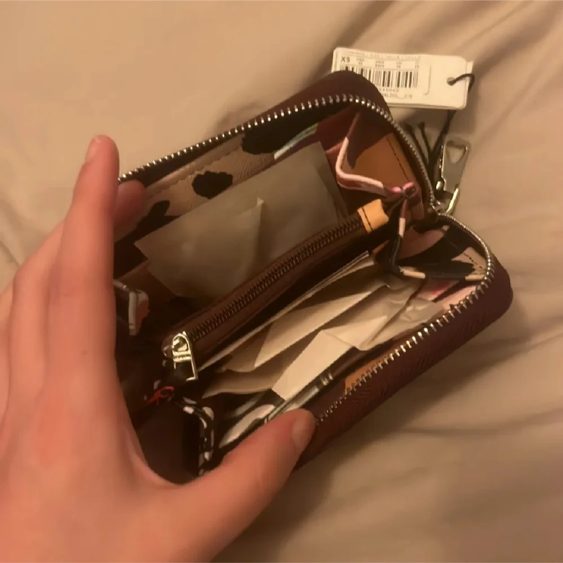 Färgglad plånbok med konstnärligt tryck - 1