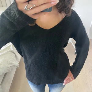 Stickad tröja - Perfekt stickad tröja som är oanvänd🥰