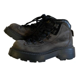 vintage vagabond plattformkängor - allmänt slitage, inga större defekter.  