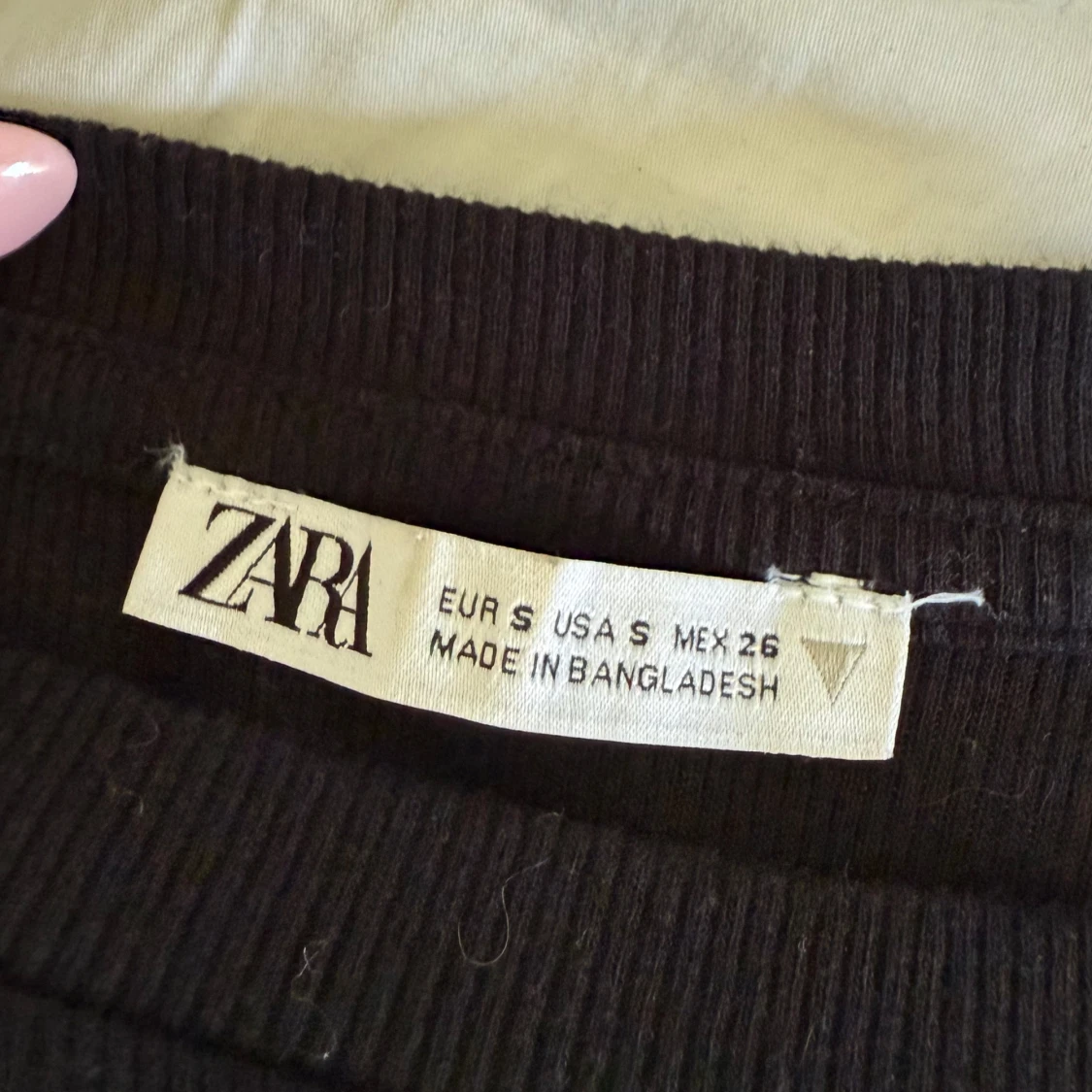 Svart croppad topp med volangärm Zara - 2