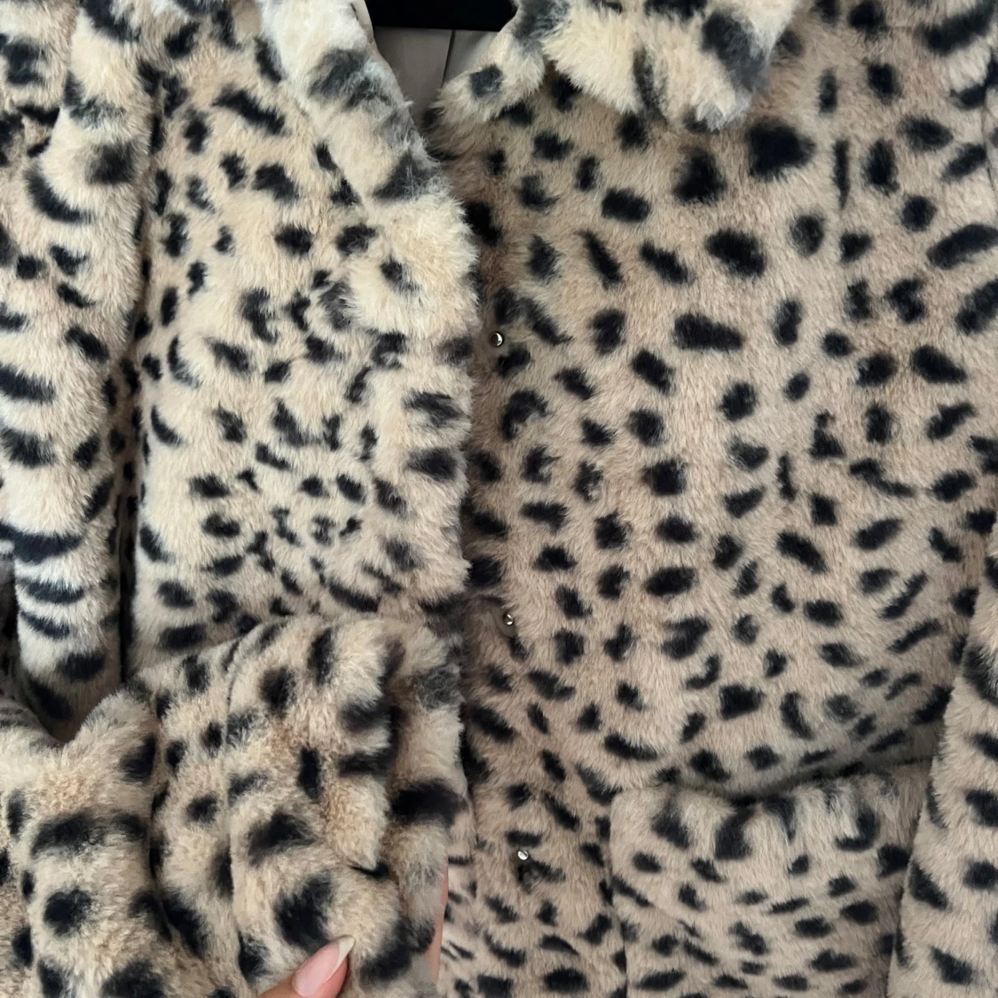 Leopardmönstrad pälsjacka H&M  - 1