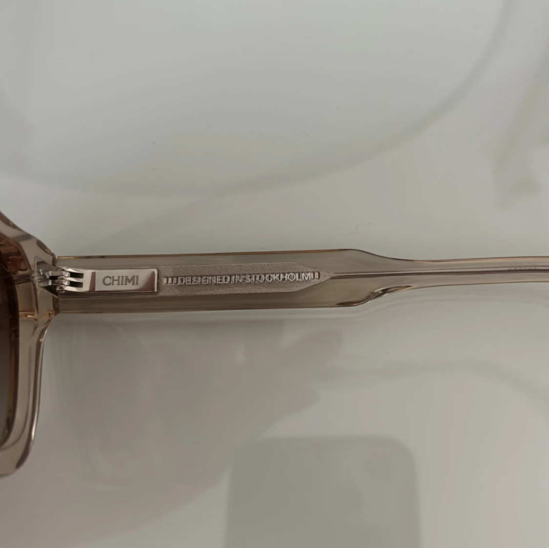 Beige solglasögon från CHIMI - 2