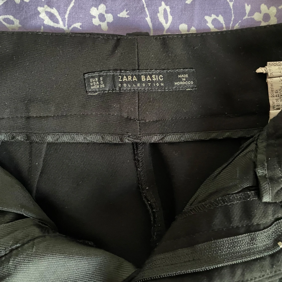 Svarta kostymbyxor från Zara Basic - 3