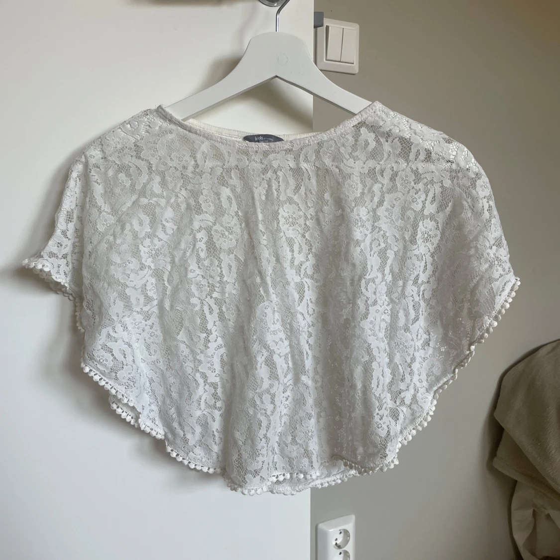 Lindex vit spets poncho - 1