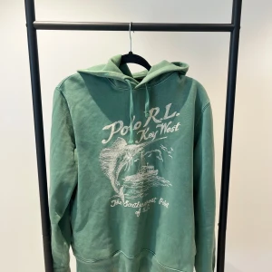 Ralph Lauren Key West Hoodie -  Ralph Lauren Key West hoodie som inte längre säljs. Skriv vid frågor!😃