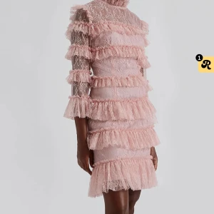 Rosa by Malina klänning - Supersöt rosa By Malina klänning. I jättefint skick. Säljer för den inte kommer till användning. Är också intresserad av byte mot en annan by malina klänning i modellen sky eller carmine (i bra skick). Originalpris är 2800kr. Jag är inte säker på om jag vill sälja, därav är priset högt men går att diskuteras vid snabb affär🩷🩷