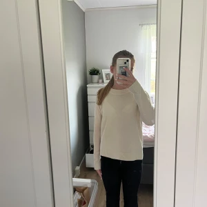 Stickad tröja - Fin beige stickad tröja!!