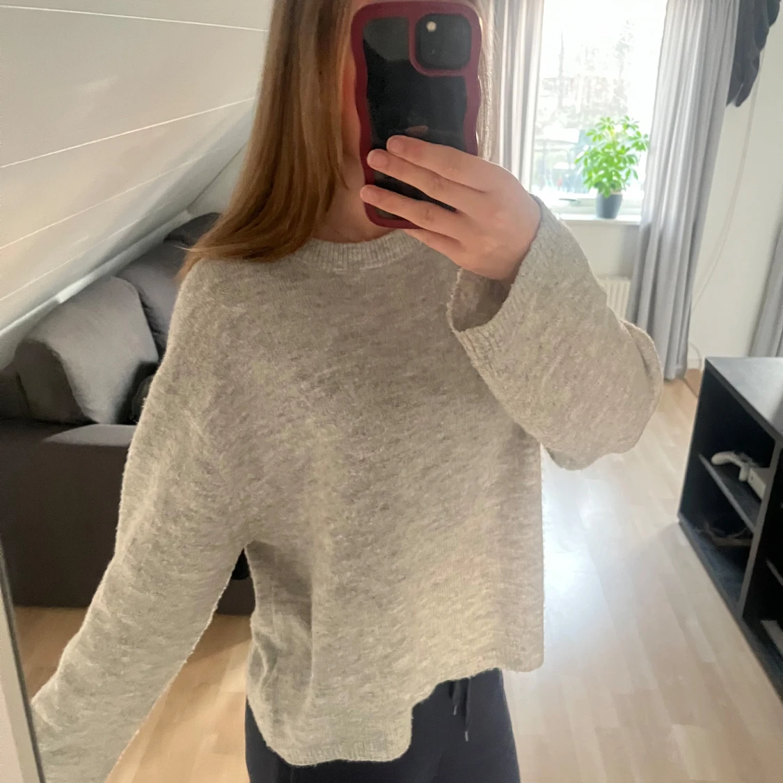 Ljusgrå stickad tröja - 1