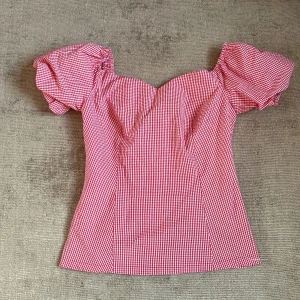 Rutig topp - Super söt rutig off shoulder topp! As gullig till sommaren 🧺