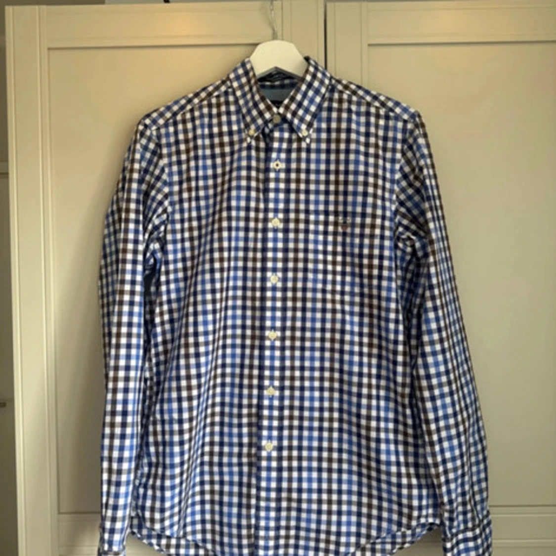 Blårutig skjorta från GANT