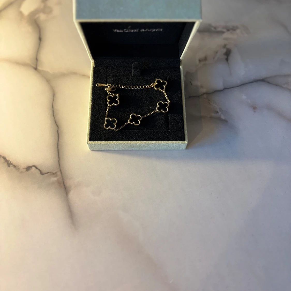 Van Cleef-smycke – Svart