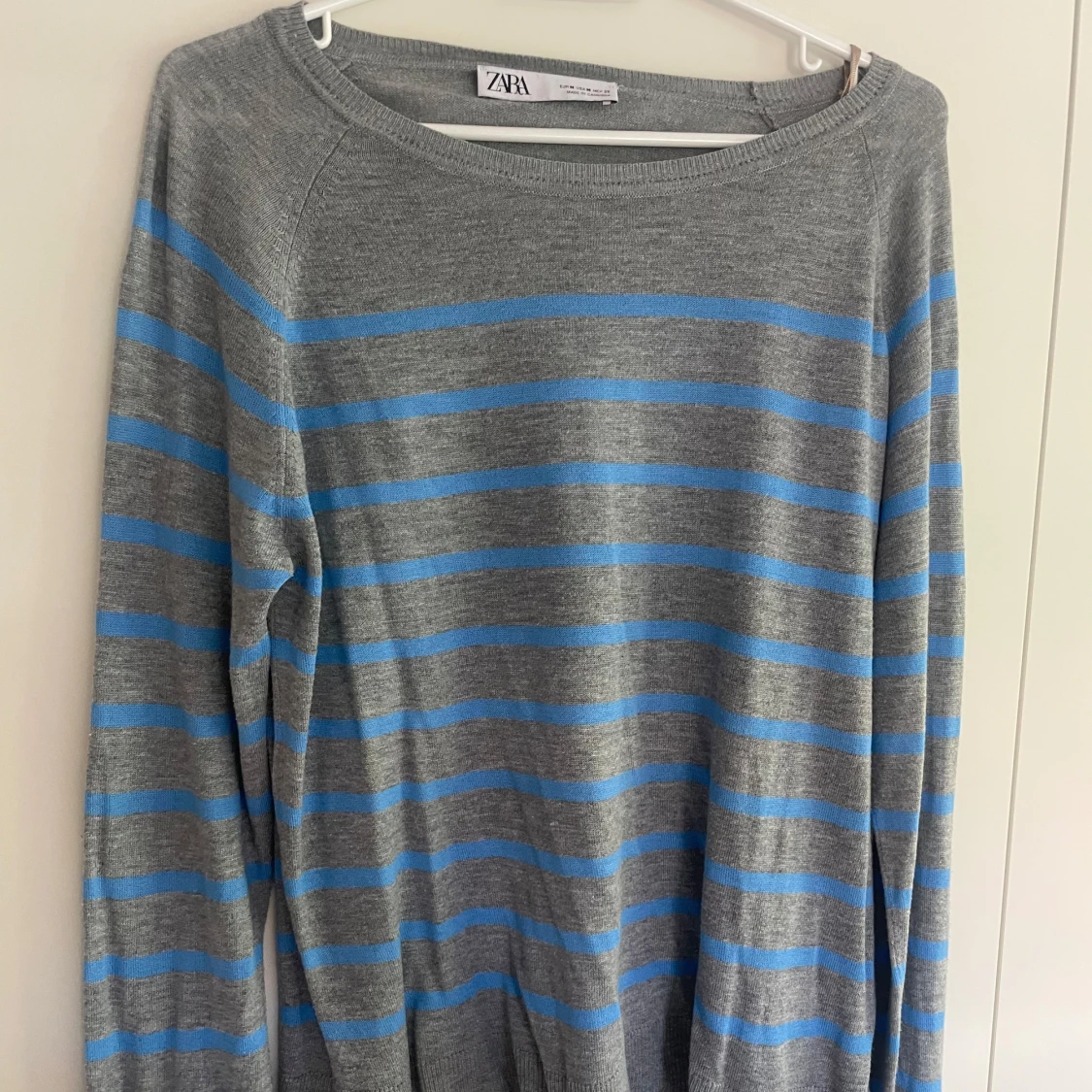 Gråblå randig tröja från Zara - 1