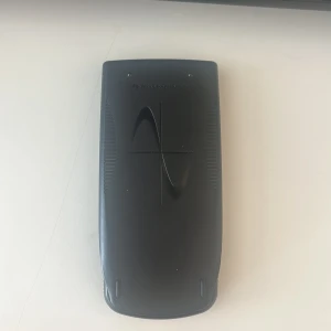 TI-82 Stats - TI-82 Stats är en avancerad grafritande miniräknare perfekt för matte, statistik och naturvetenskap. Den har tydlig display och många funktioner som gör den till ett måste för gymnasiet och universitetet. Perfekt för dig som vill ta dina studier till nästa nivå!