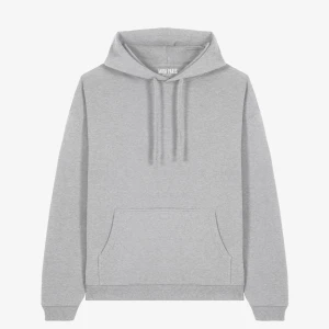 Grå hoodie  - Supersöt grå hoodie med ett mi Amor tryck på ryggen, andvänd ett fåtal gånger men är i väldigt bra skick. Perfekt för en sen sommarkväll eller nu när hösten börjar närma sig! Hör av er om ni har några frågor eller vill ha flera bilder💗