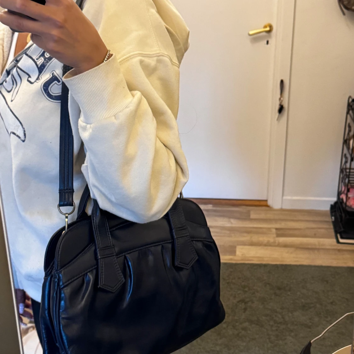 Blå axelväska  - 1