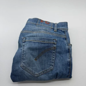 Dondup George jeans - Skick 10/10! | Storlek w31 | Modellen är 180 cm och väger 70 kg | Nypris 4000kr+ vårt pris 899kr! | kontakta gärna vid frågor 🙌😄