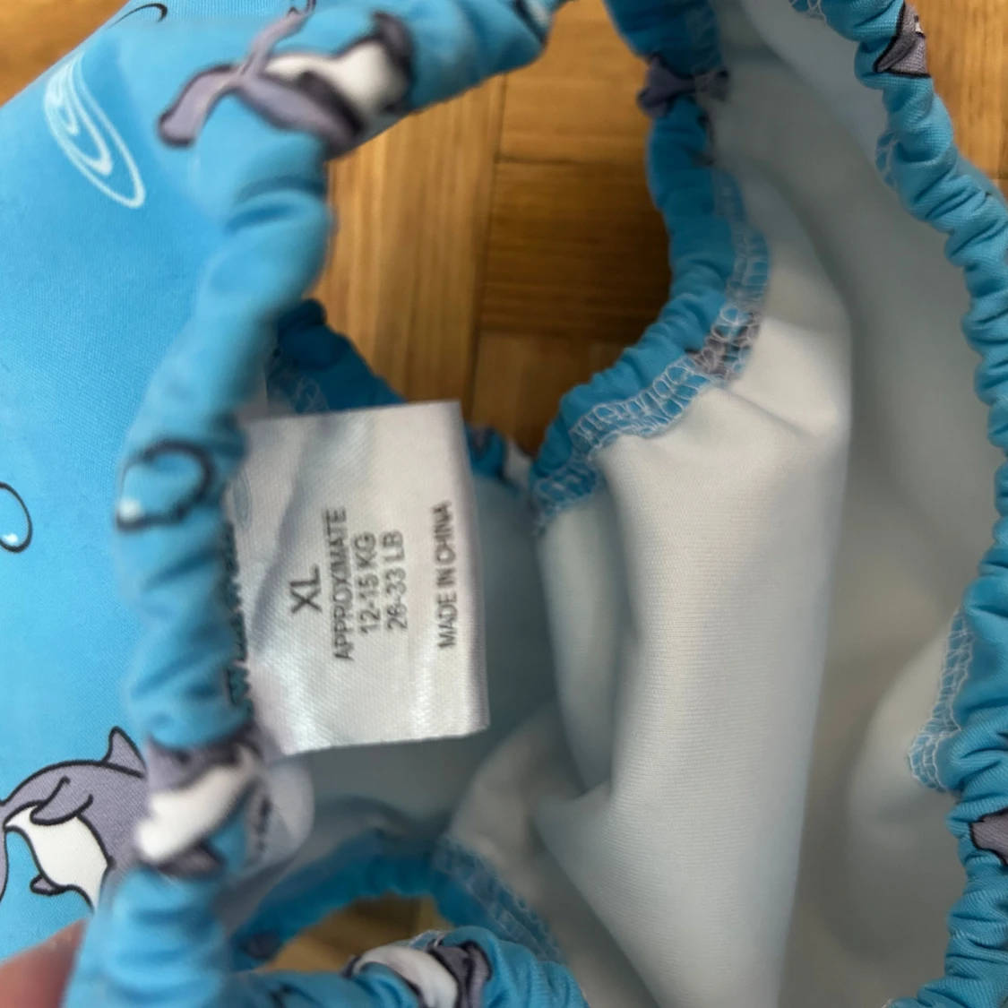 Blå bikiniunderdel med delfinmotiv - 1